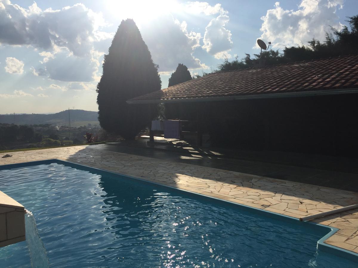 Willa Linda Chacara Com Piscina Atibaia Zewnętrze zdjęcie